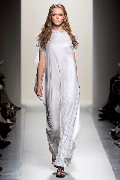 Look 12